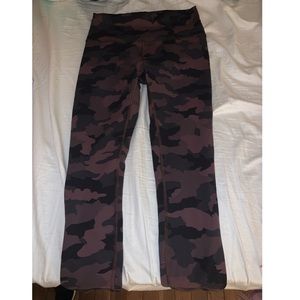 Lululemon Wunder Train 25” Brown camo size 8